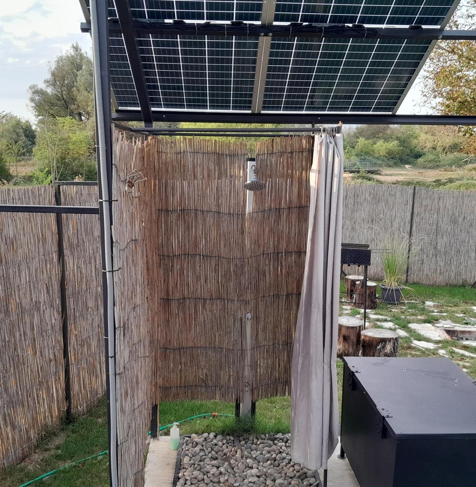 Glamping House Two Rivers Liyubuşka Dış mekan fotoğraf