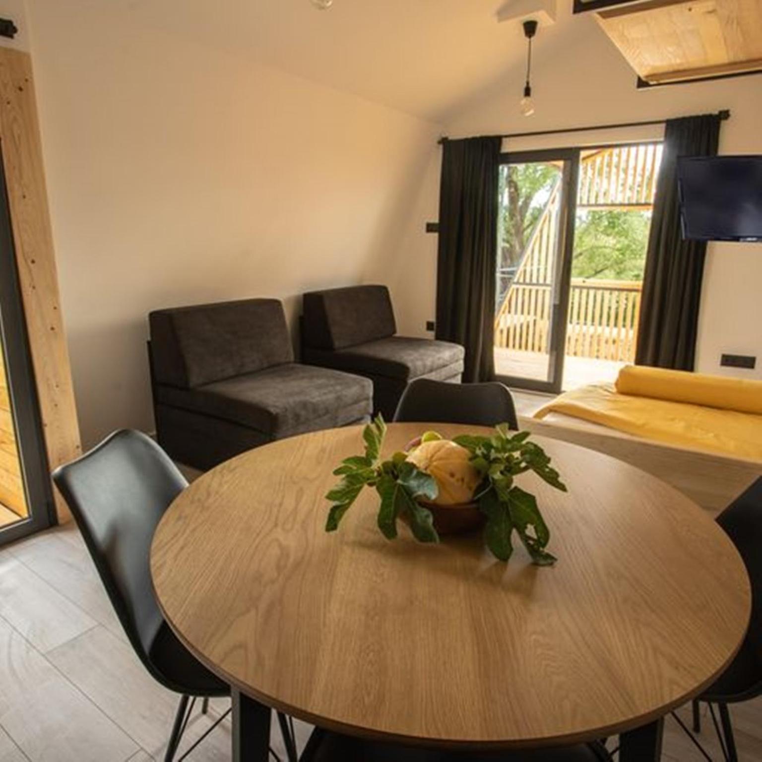 Glamping House Two Rivers Liyubuşka Dış mekan fotoğraf